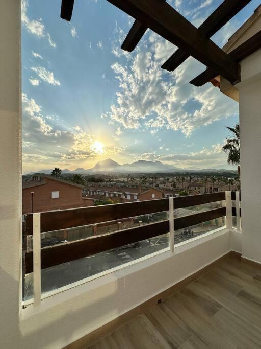 Precioso Apartamento Con Piscina Y Vistas Аликанте Екстериор снимка